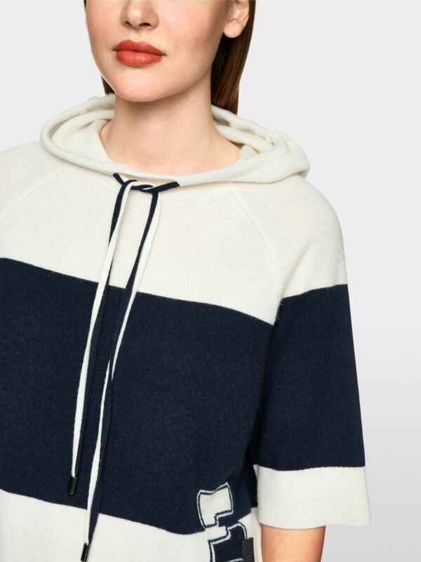 Pull Rayé à Capuche – Image 2