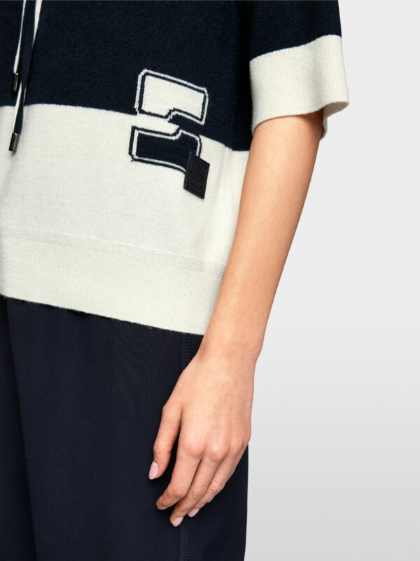 Pull Rayé à Capuche – Image 4