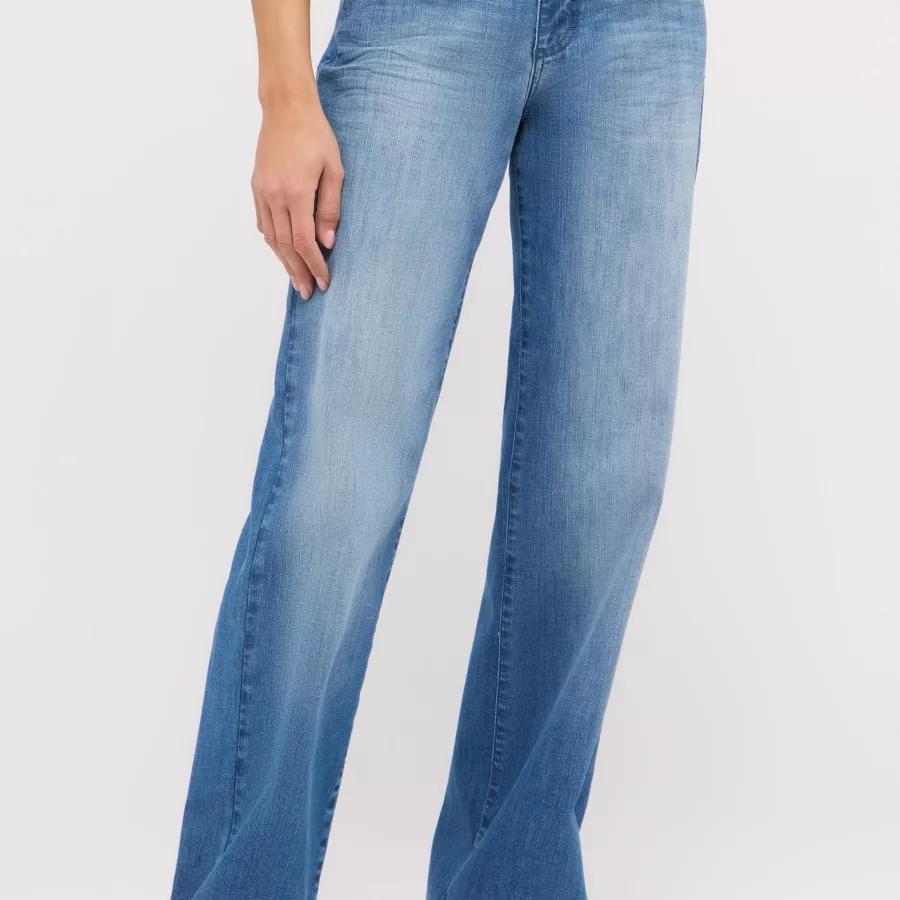 Jean&rsquo;s Large