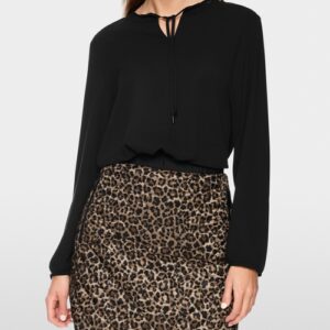 Blouse en satin noir