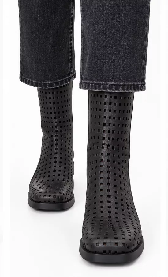 Bottine en cuir perforé noir Paroal