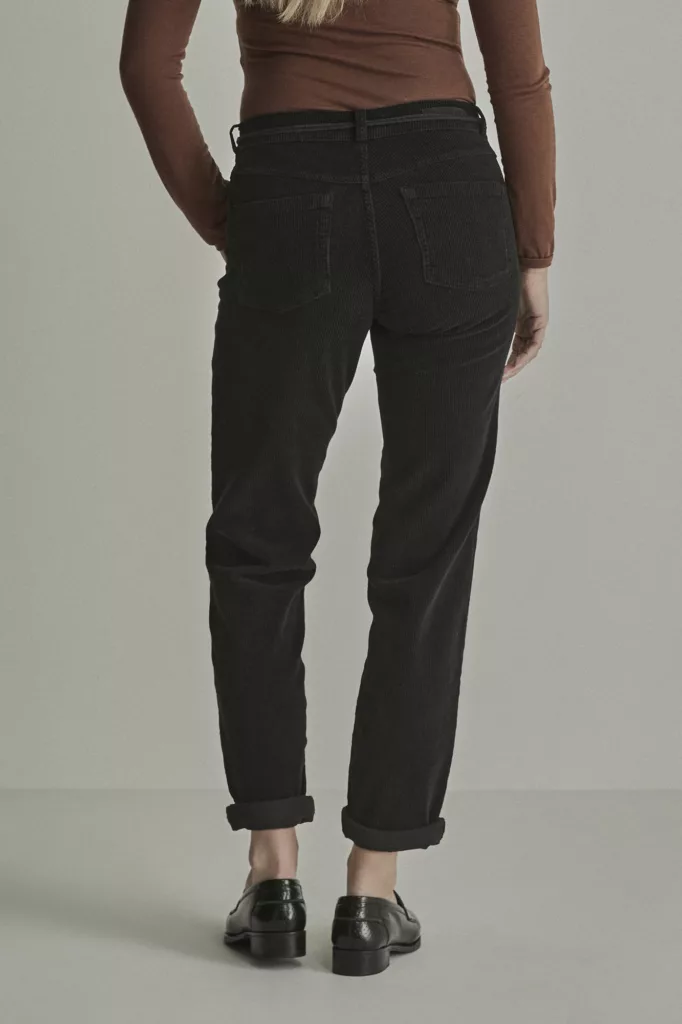Pantalon en velours noir – Image 3